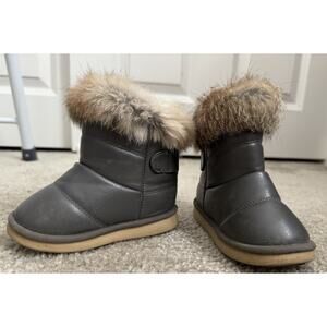 Rabbit Fur Top Comfy Kids Soft winter Boots Gray Toddler size 8 / 25